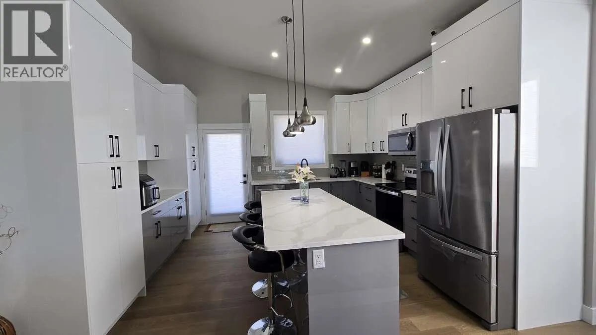 2852 Canyon Crest Drive