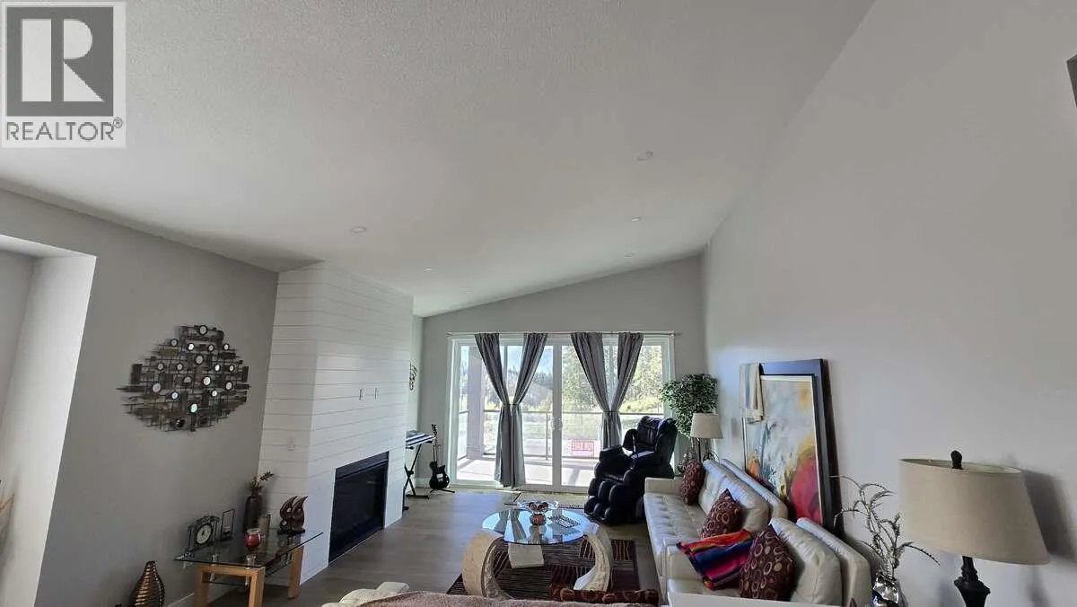 2852 Canyon Crest Drive