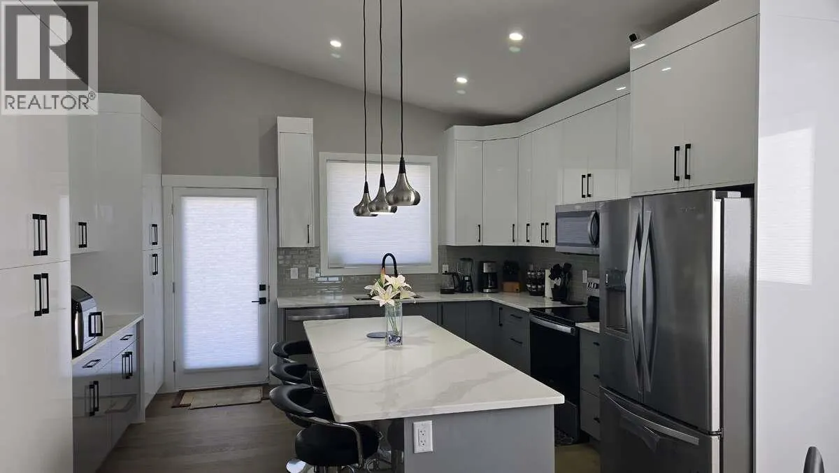 2852 Canyon Crest Drive