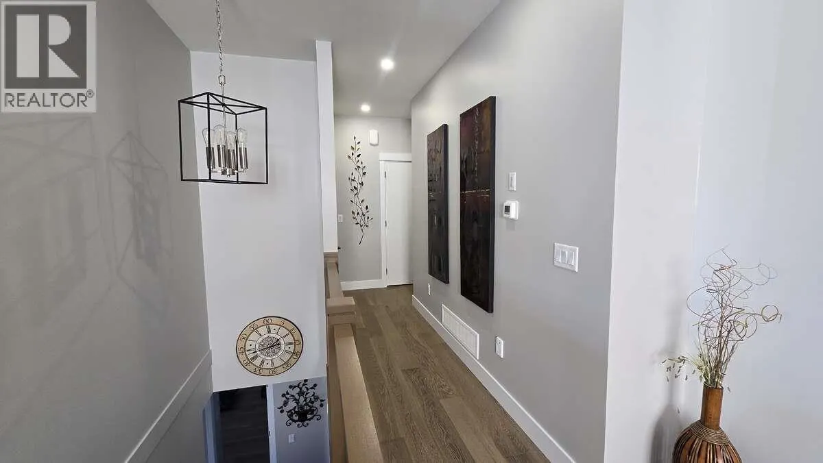 2852 Canyon Crest Drive