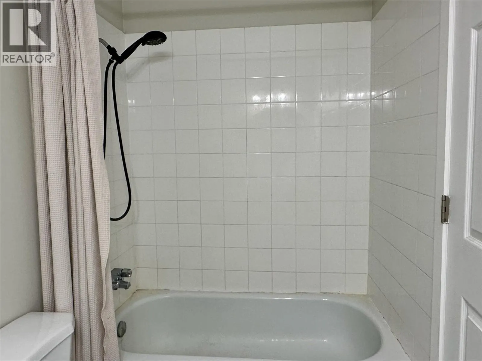 3505 38 Street Unit# 215