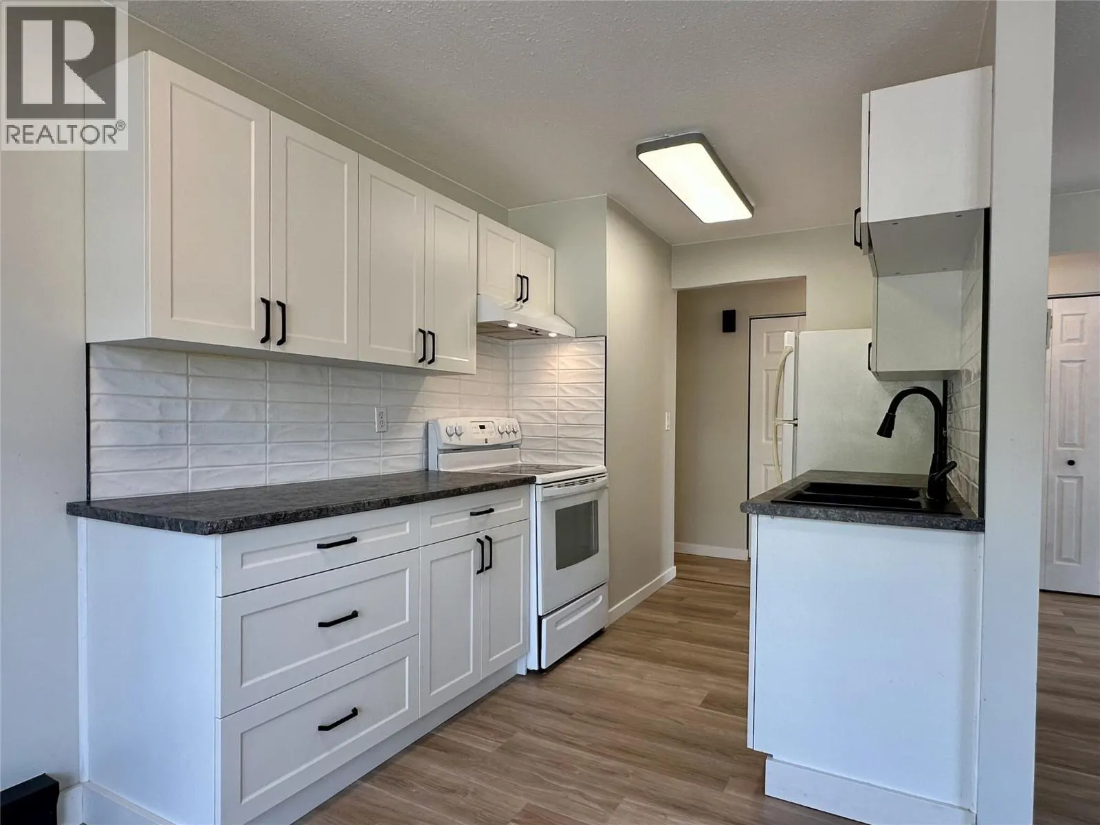 3505 38 Street Unit# 215