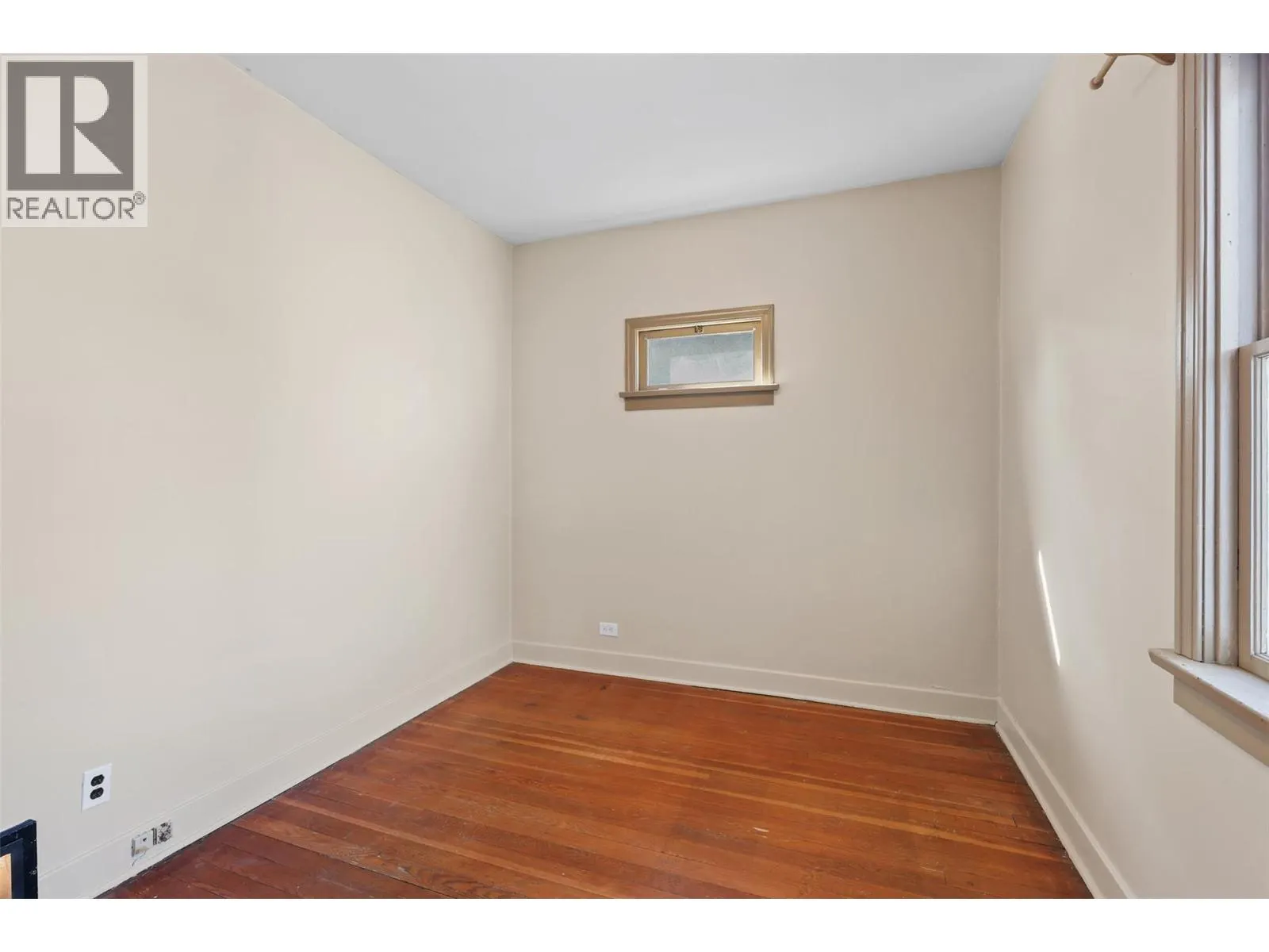 976 DOMINION Street
