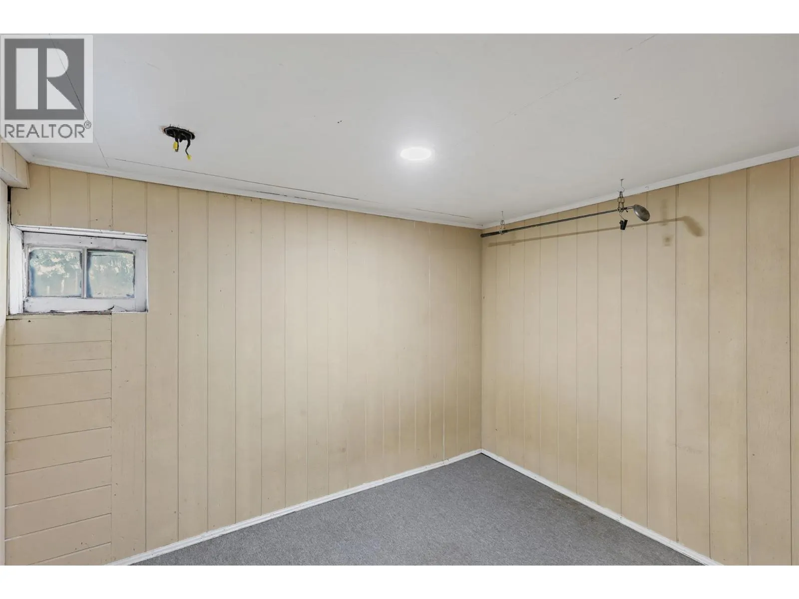 976 DOMINION Street