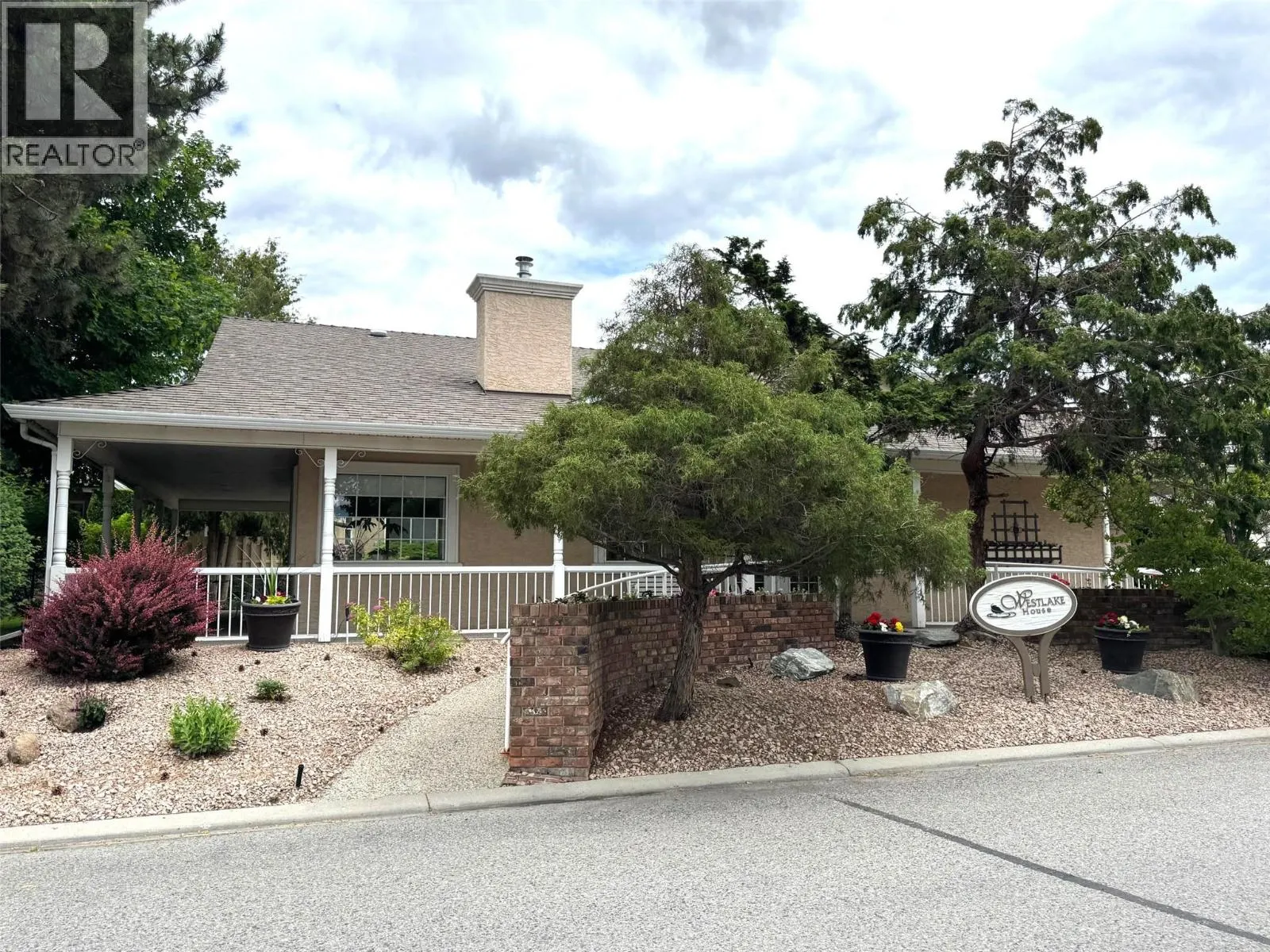 2250 Louie Drive Unit# 17