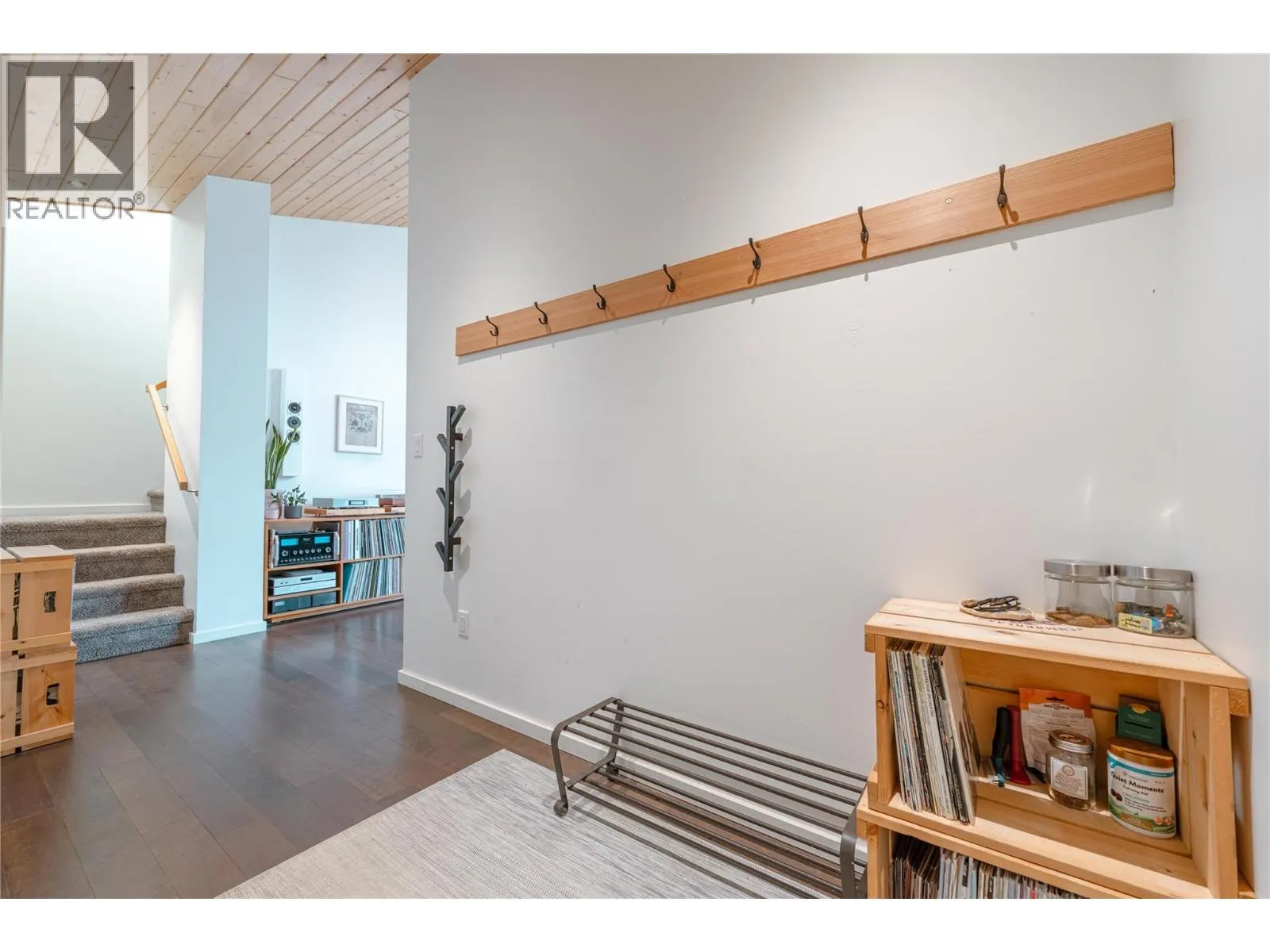 1960 Aspen Crescent