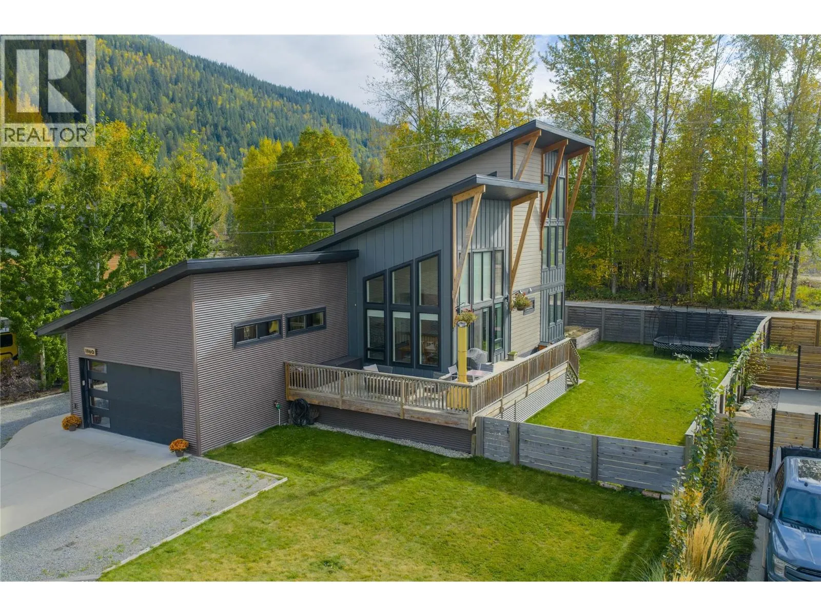 1960 Aspen Crescent
