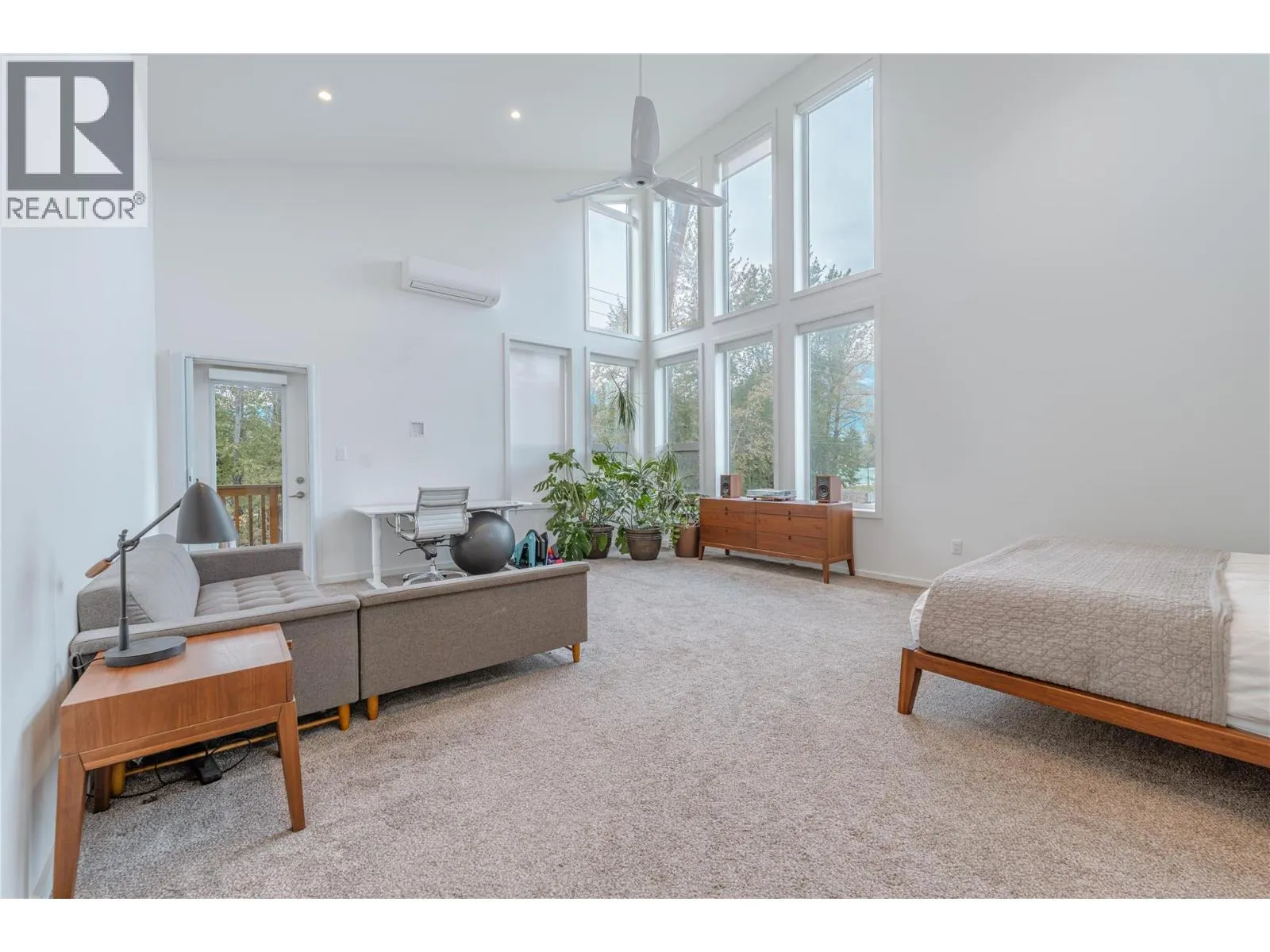 1960 Aspen Crescent