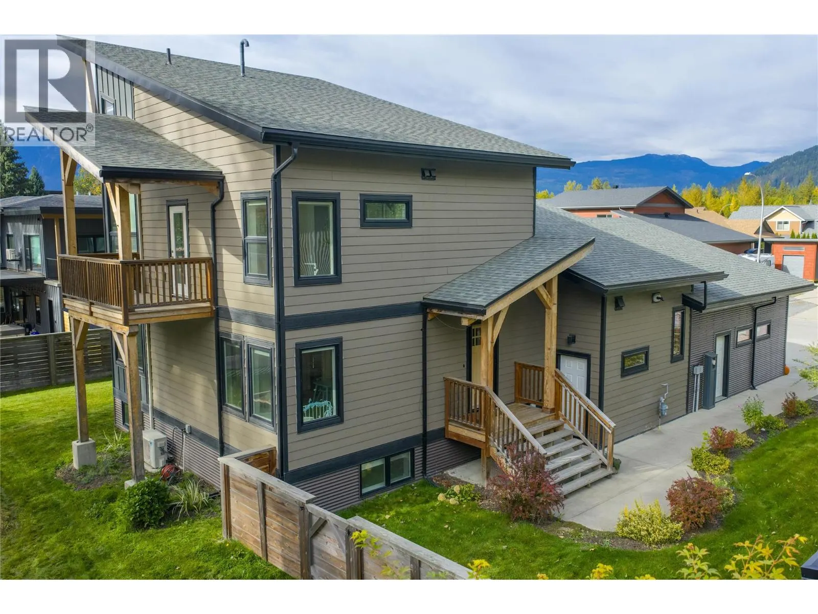 1960 Aspen Crescent