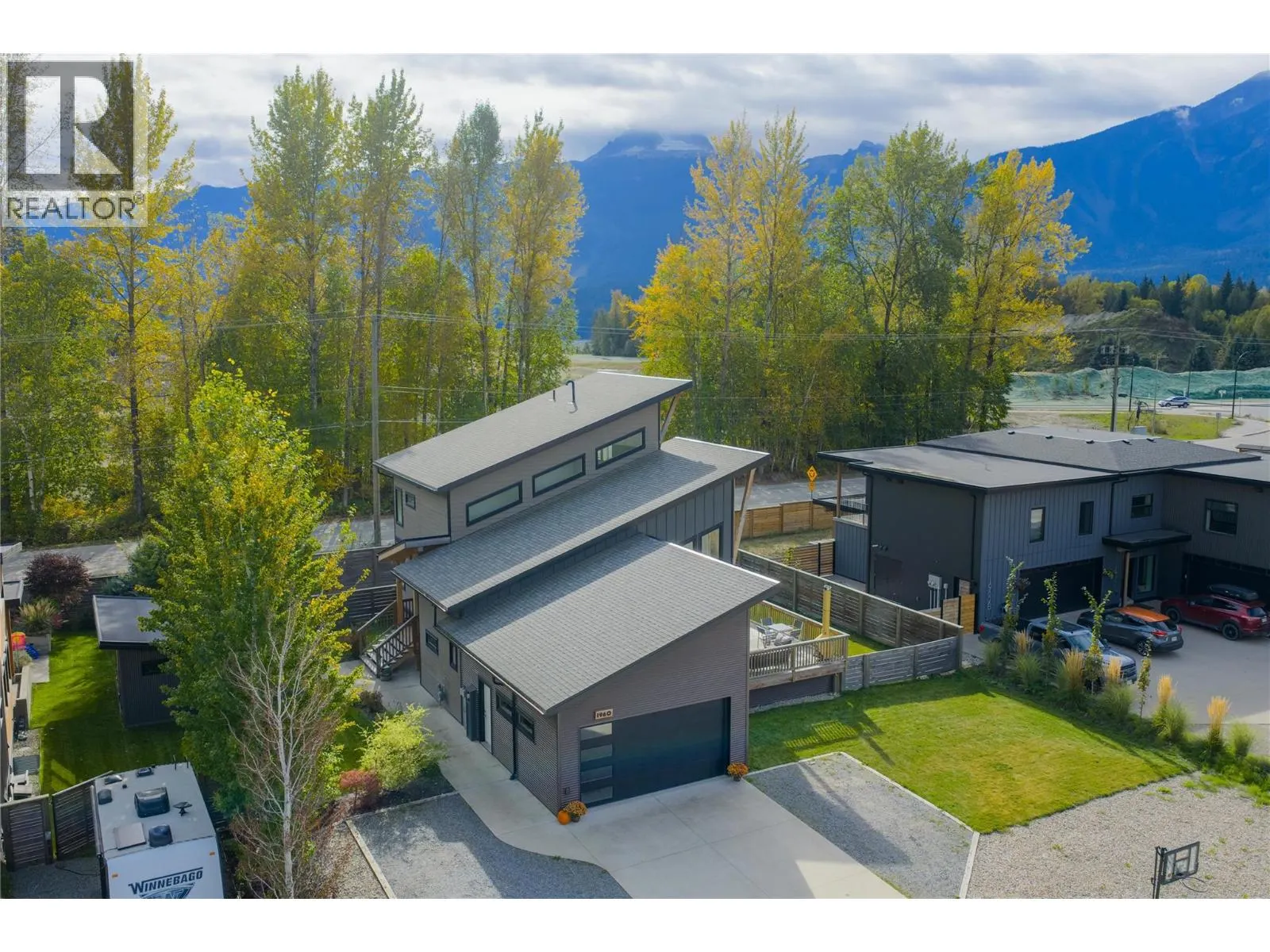 1960 Aspen Crescent