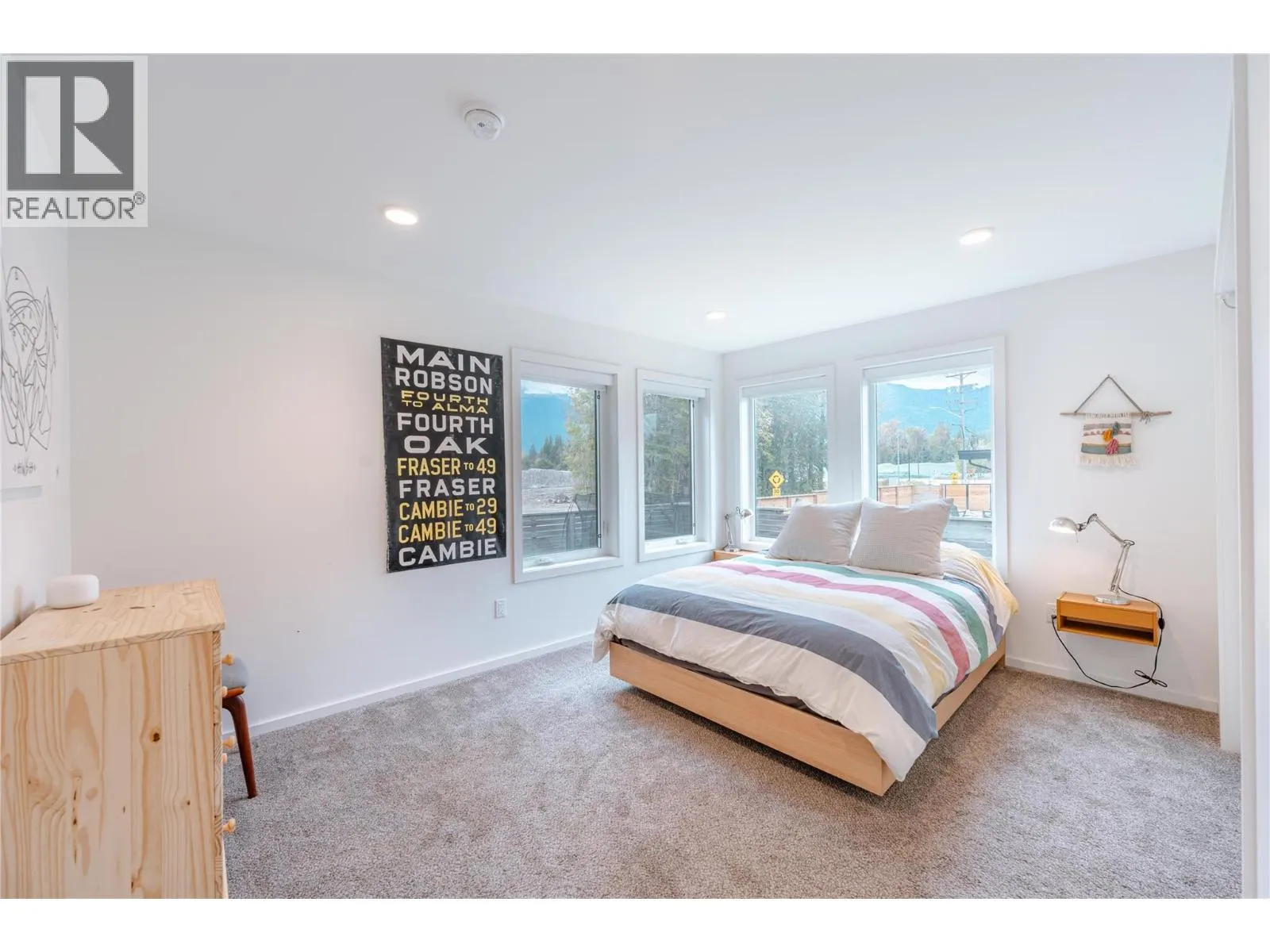 1960 Aspen Crescent