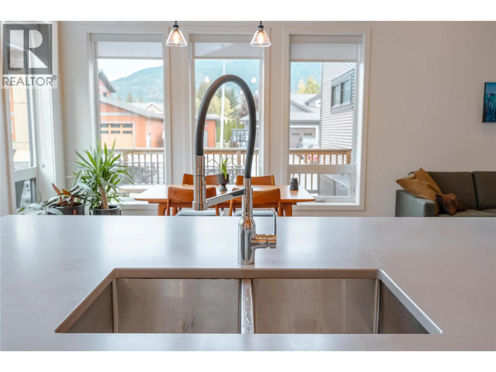 1960 Aspen Crescent