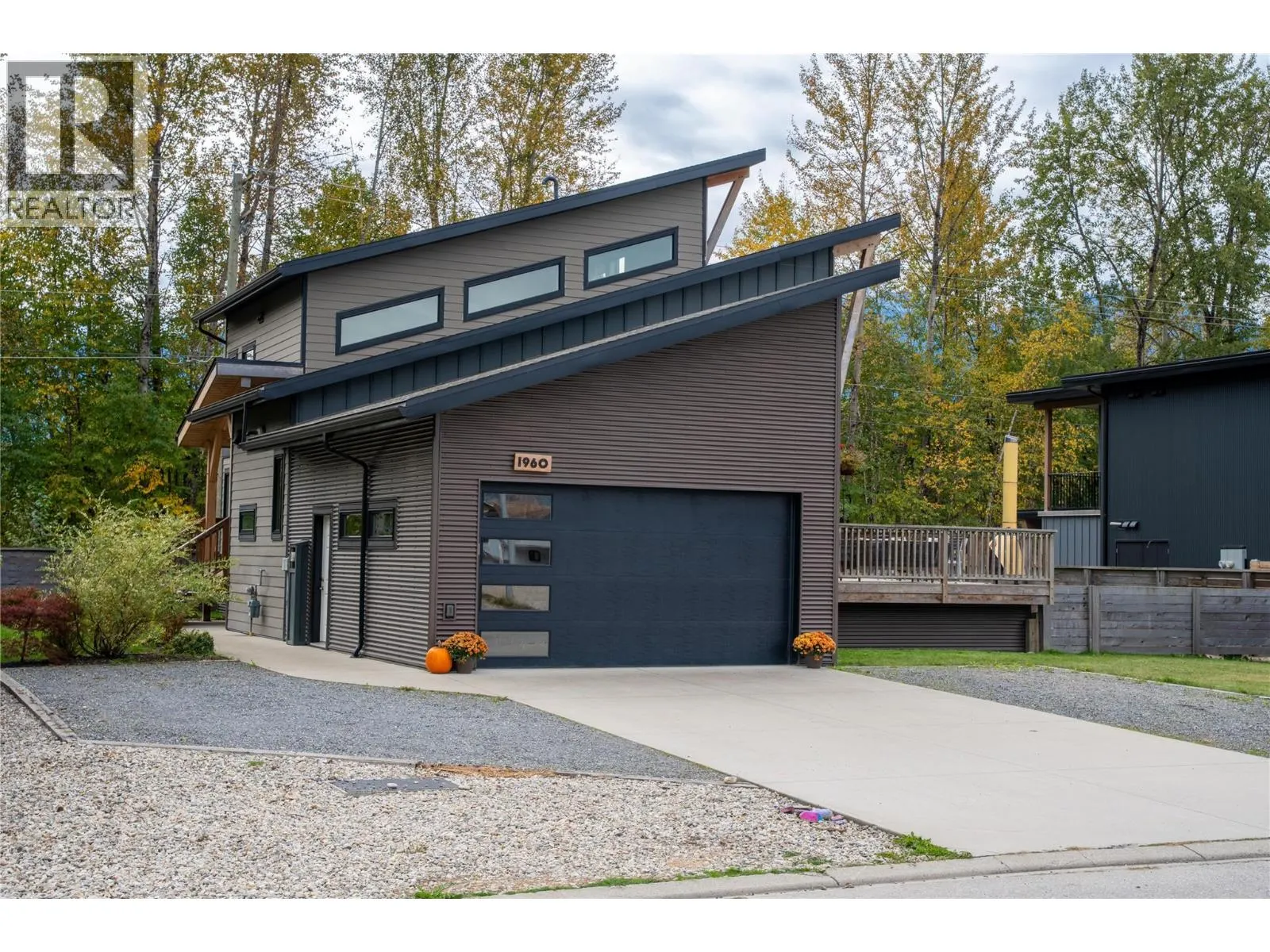 1960 Aspen Crescent