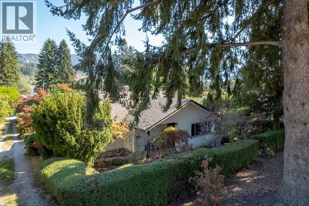 205 6th Avenue
