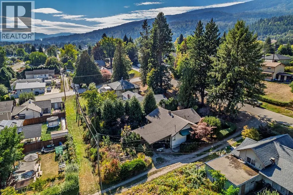 205 6th Avenue