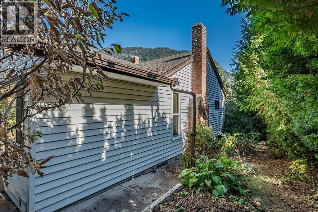 205 6th Avenue