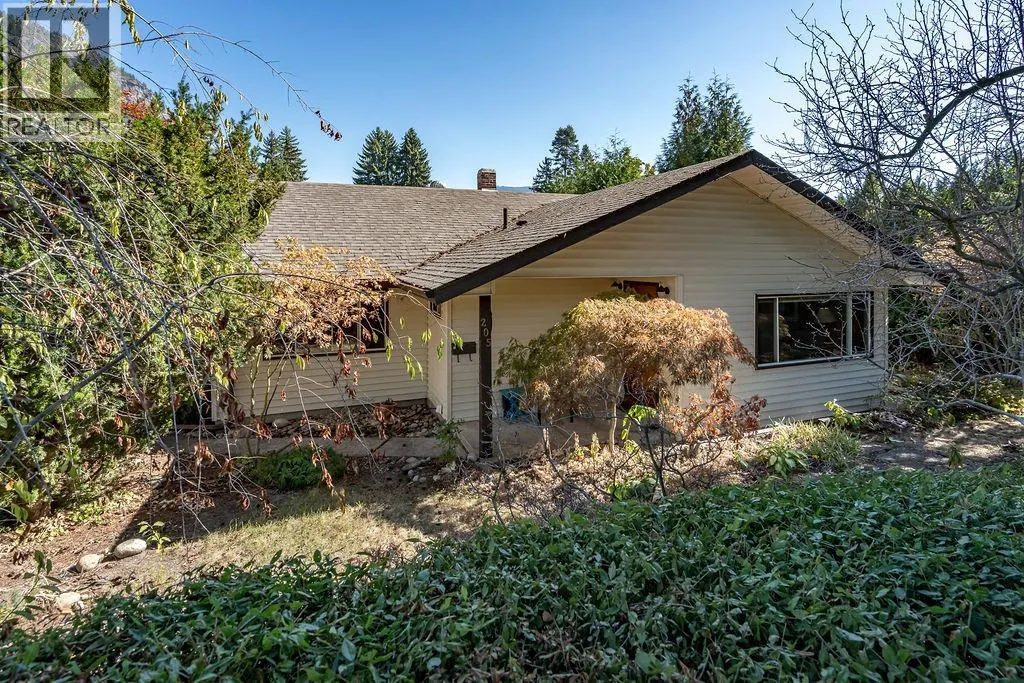 205 6th Avenue