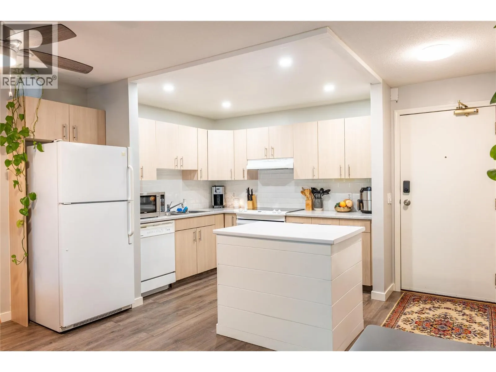 240 Hollywood Road N Unit# 304
