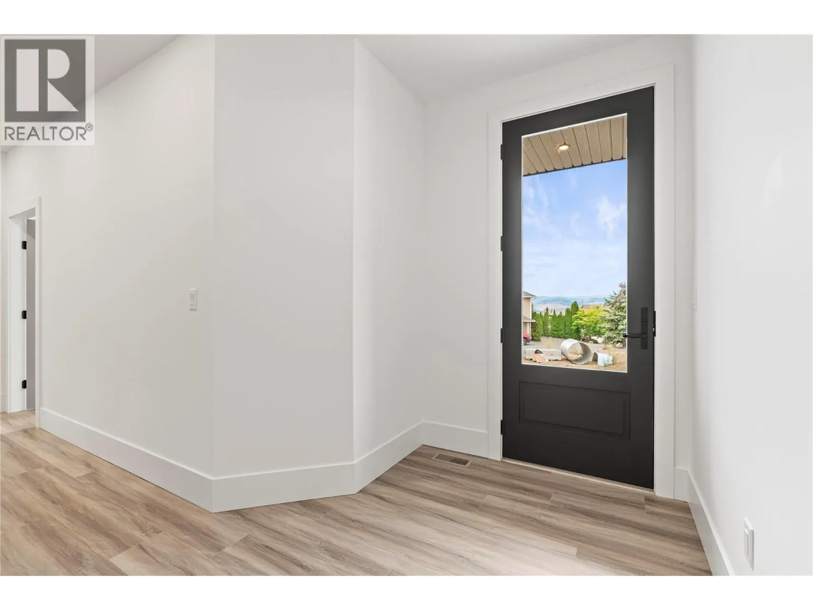7005/7013 Manning Place