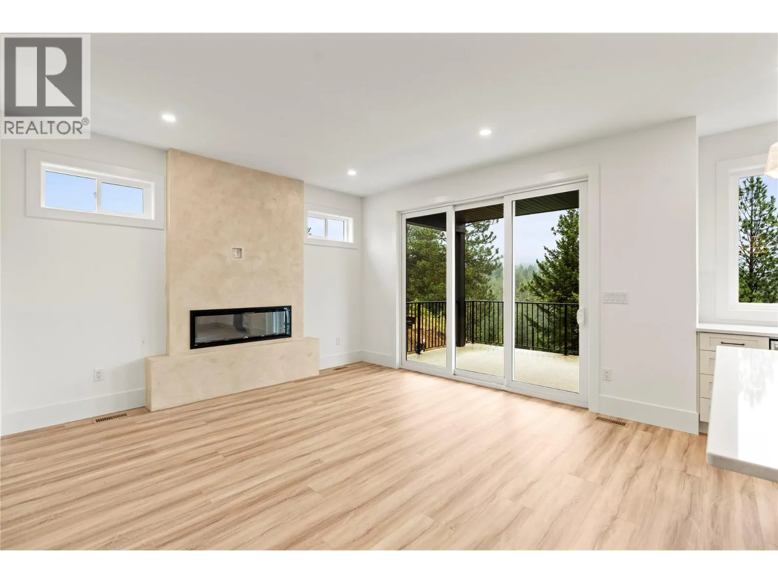 7005/7013 Manning Place