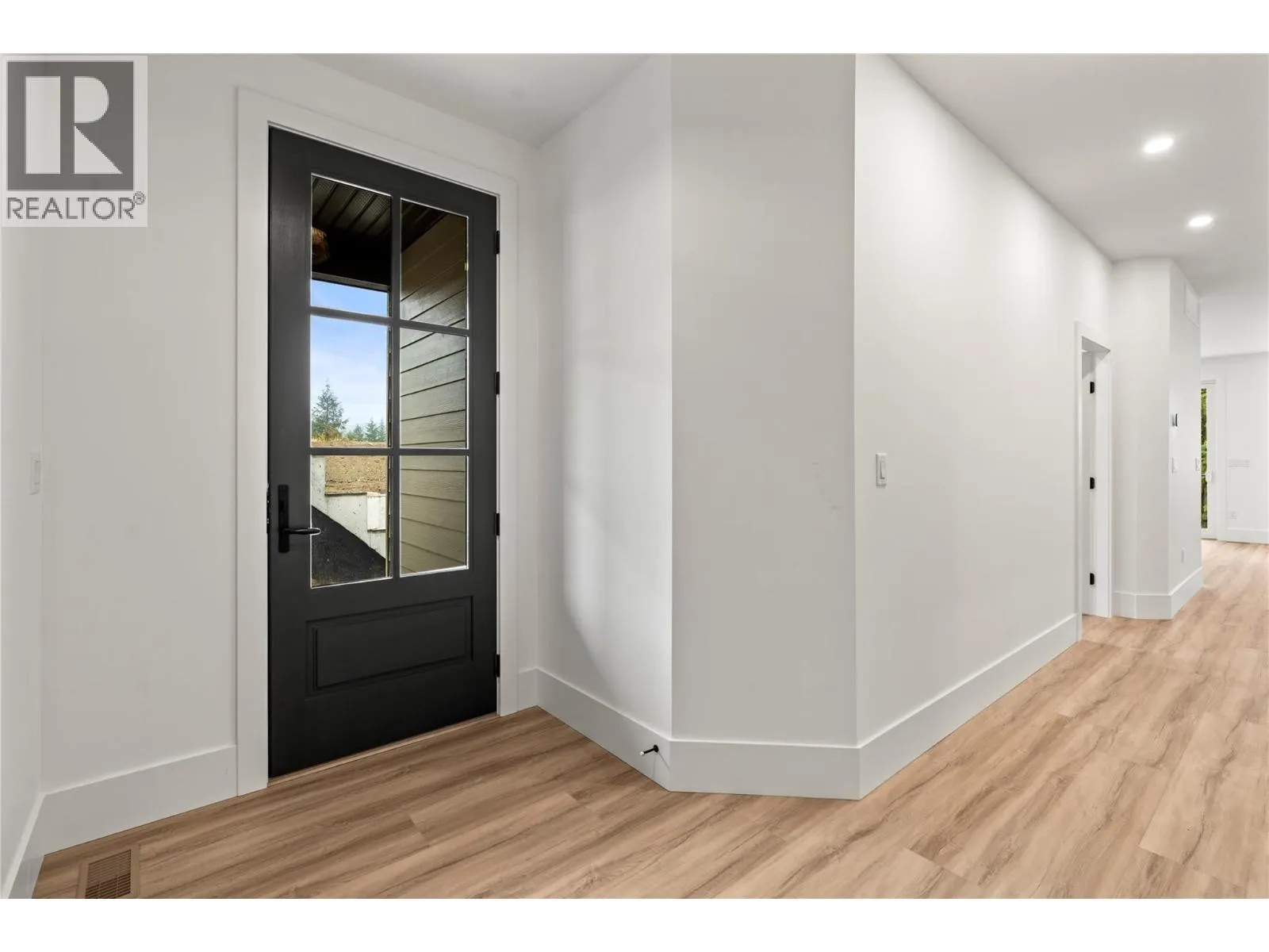 7005/7013 Manning Place