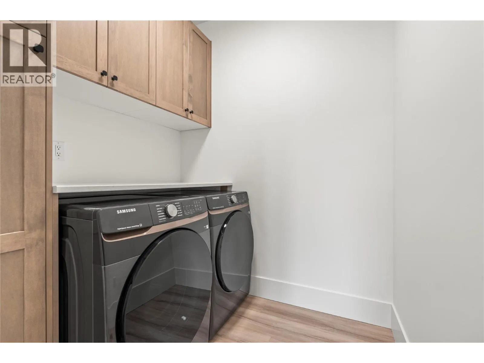 7005/7013 Manning Place