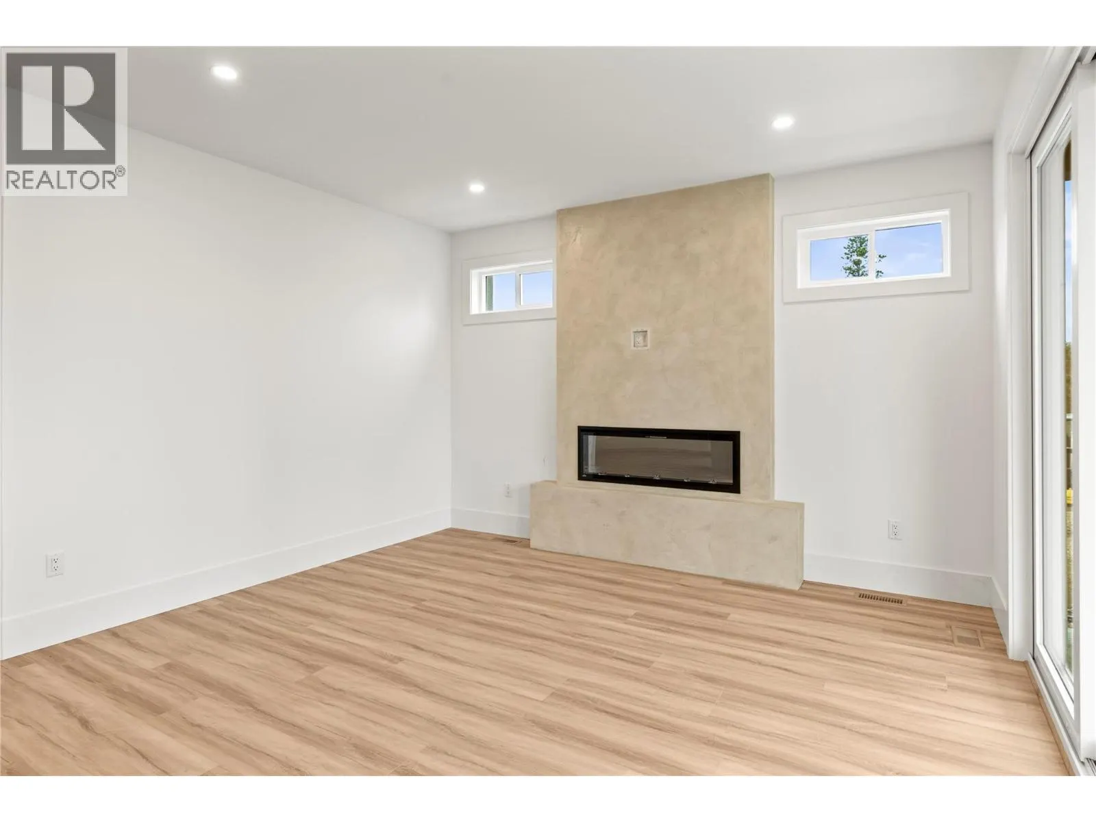 7005/7013 Manning Place
