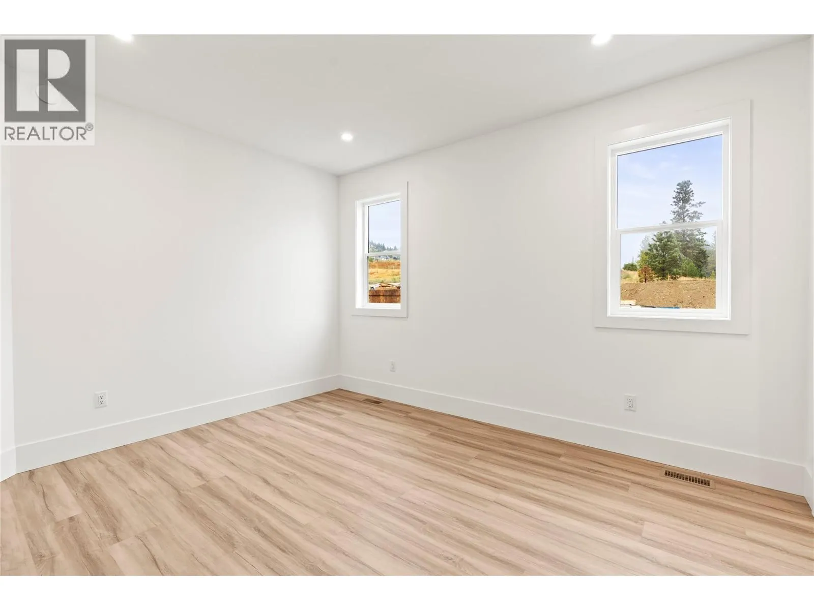 7005/7013 Manning Place