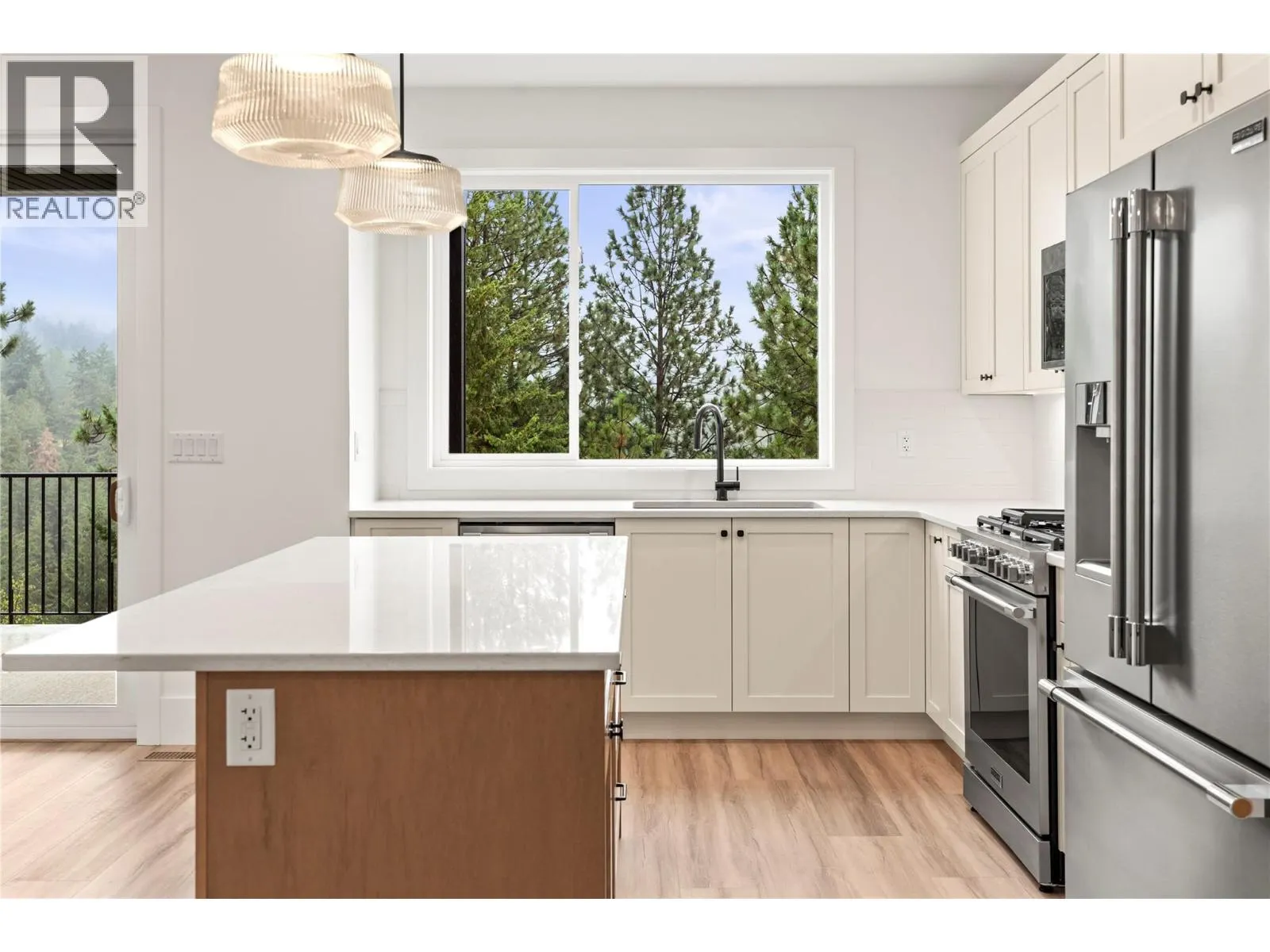 7005/7013 Manning Place