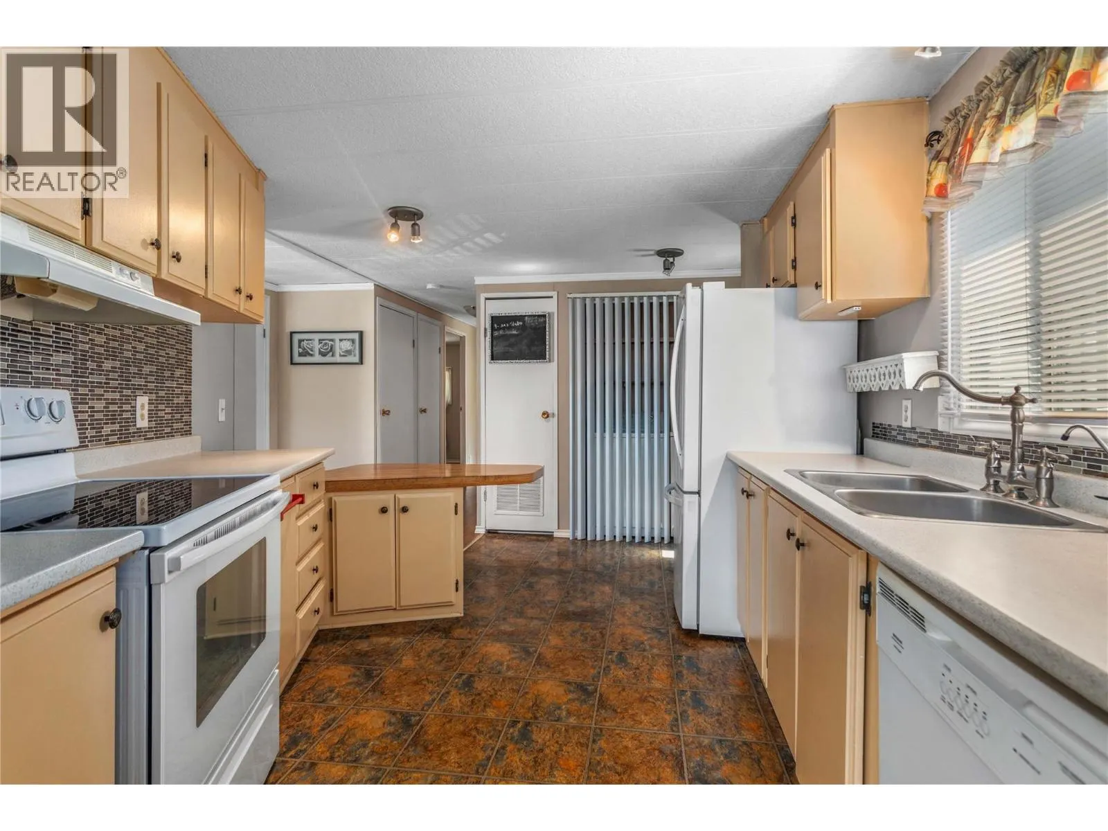 1881 Boucherie Road Unit# 28