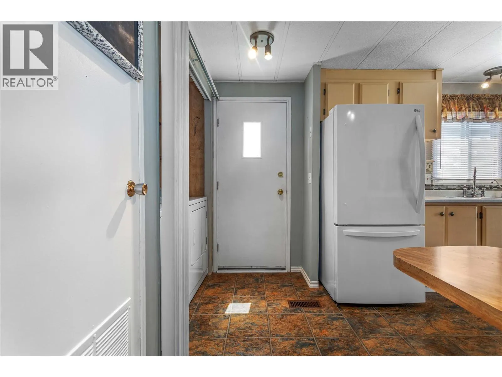 1881 Boucherie Road Unit# 28