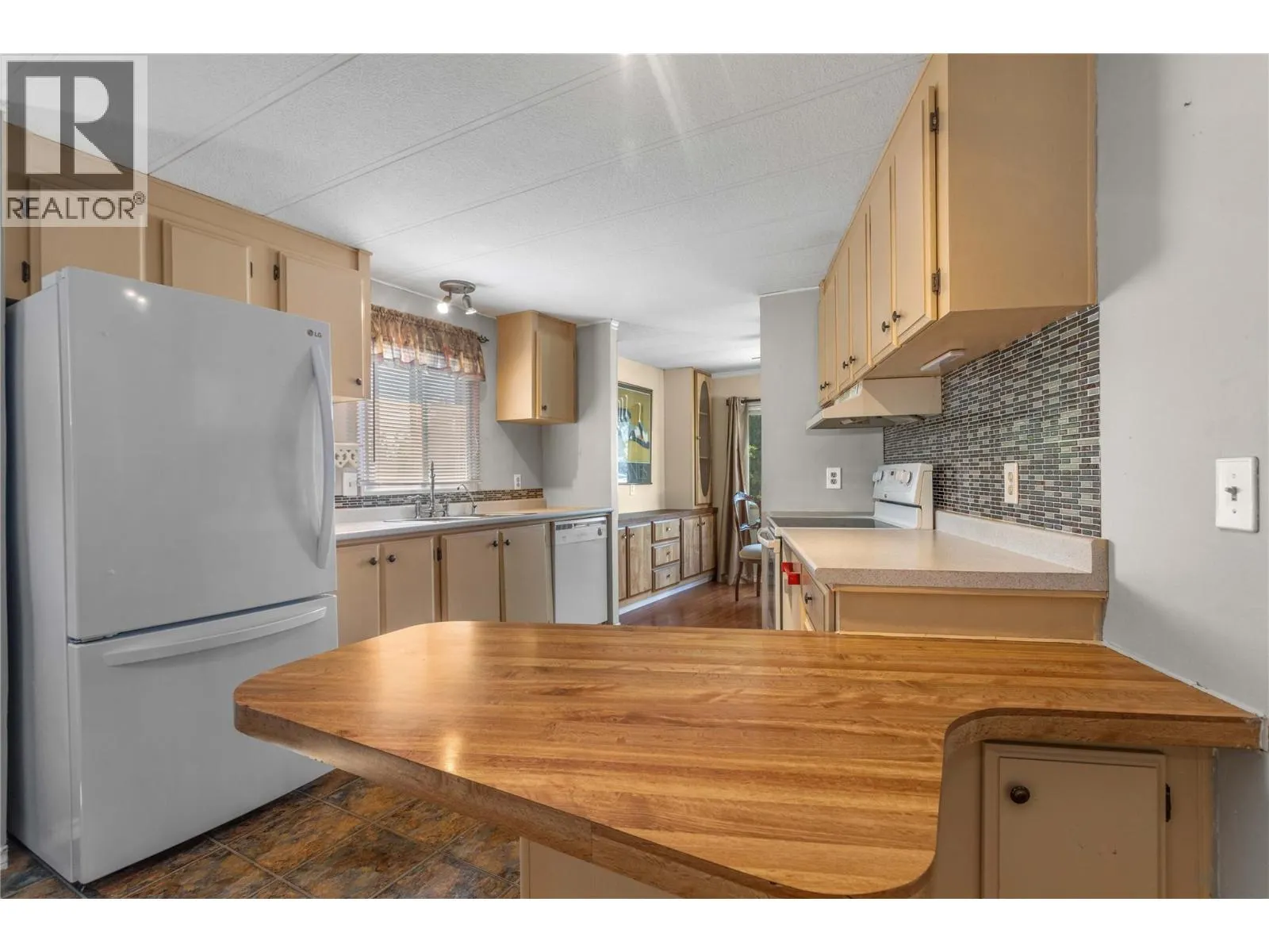 1881 Boucherie Road Unit# 28