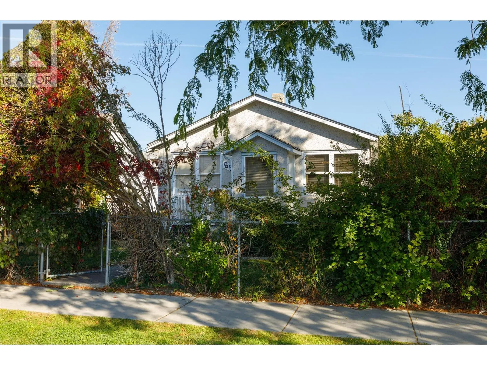 858 Cawston Avenue