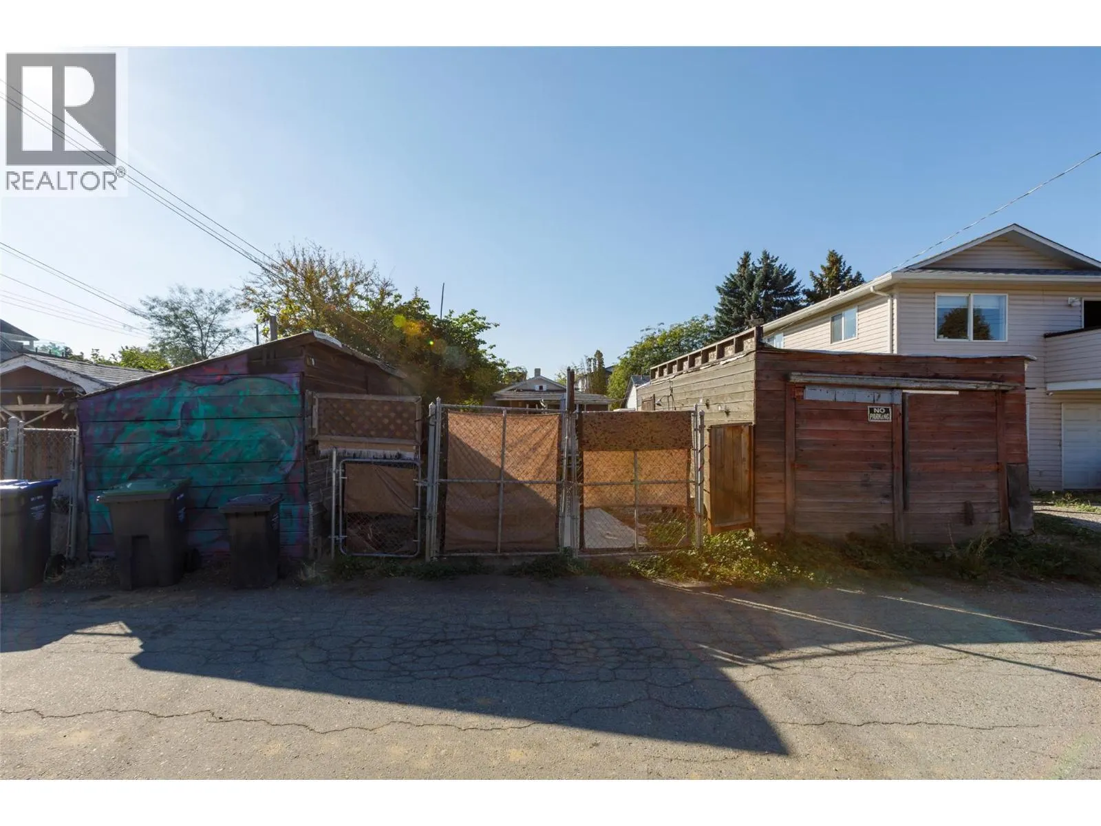858 Cawston Avenue