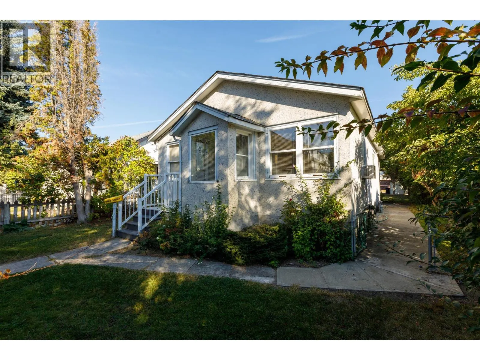 858 Cawston Avenue