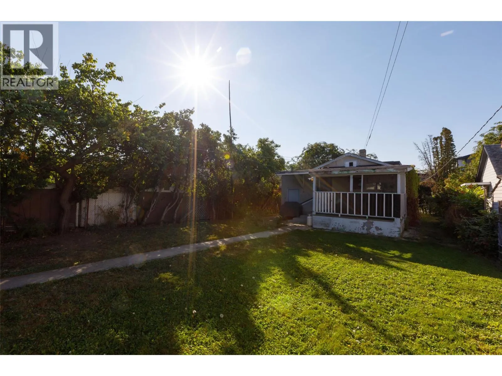 858 Cawston Avenue