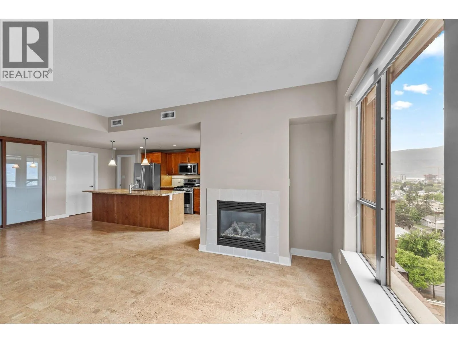 1160 Bernard Avenue Unit# 1207