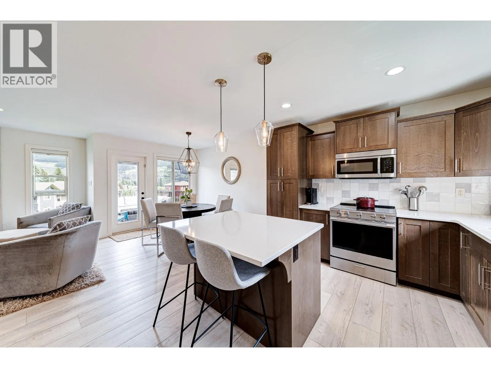 2030 GOLDEN EAGLE Drive