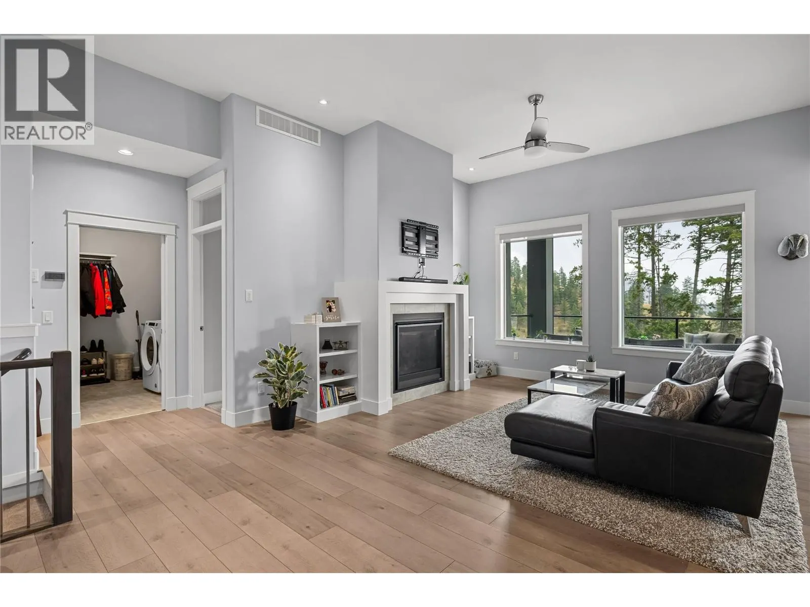 2573 Crown Crest Drive