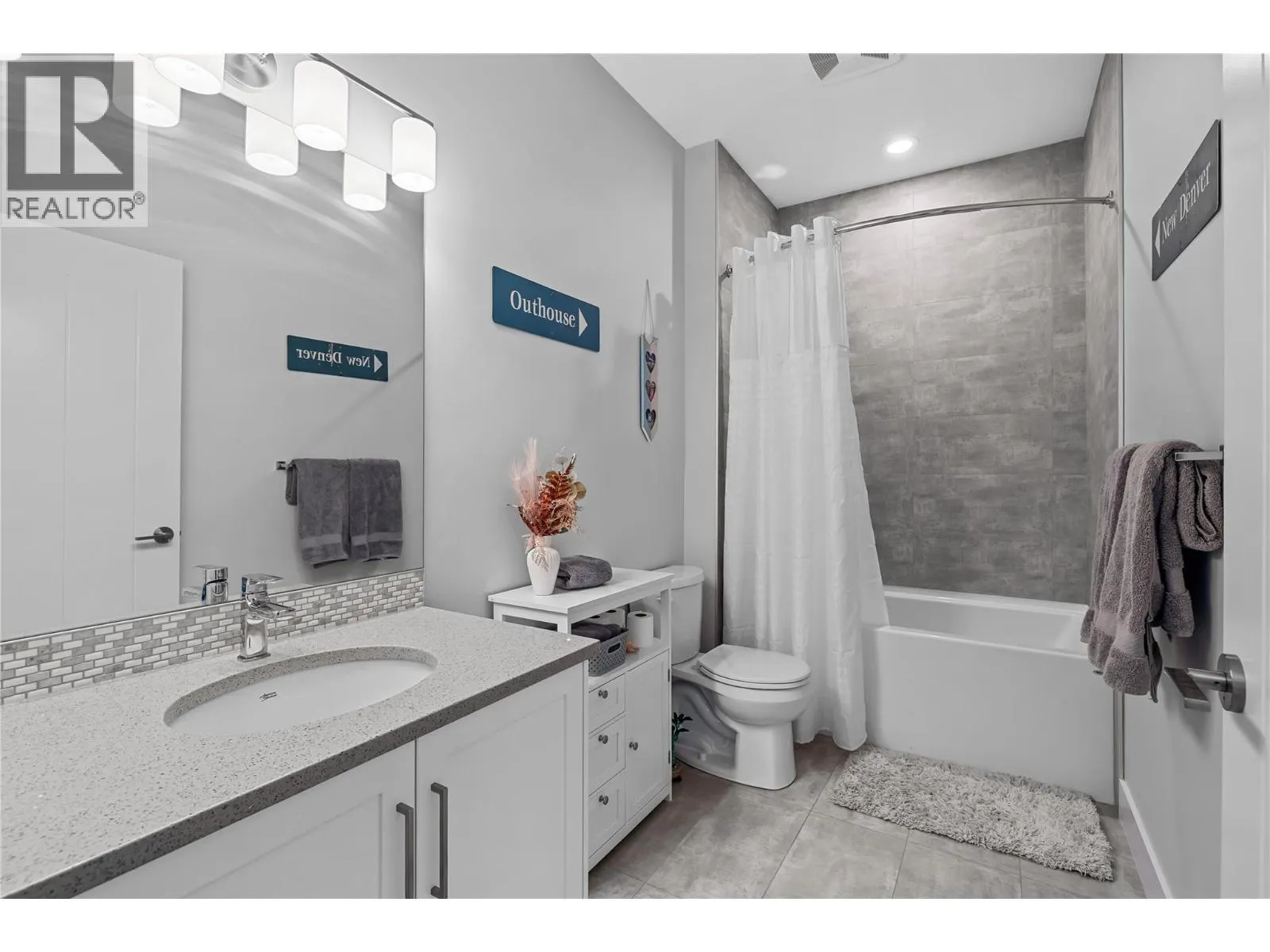 2573 Crown Crest Drive