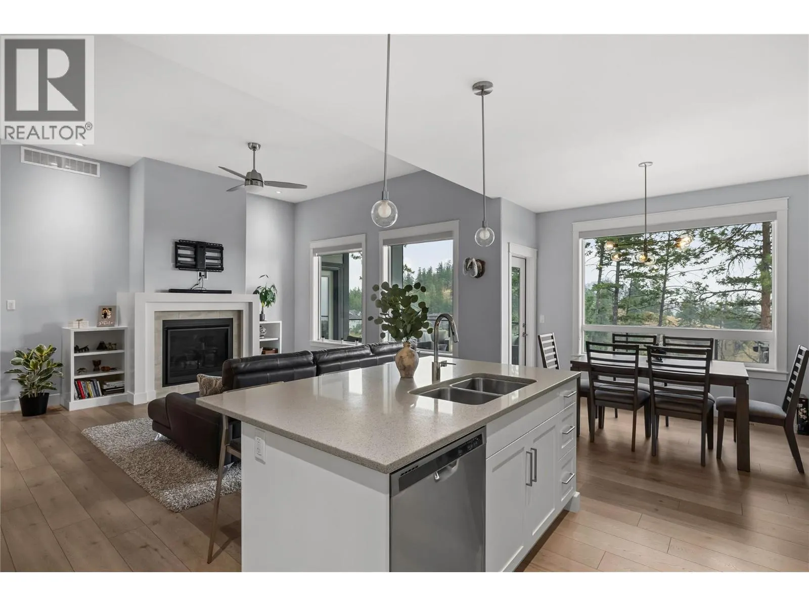 2573 Crown Crest Drive