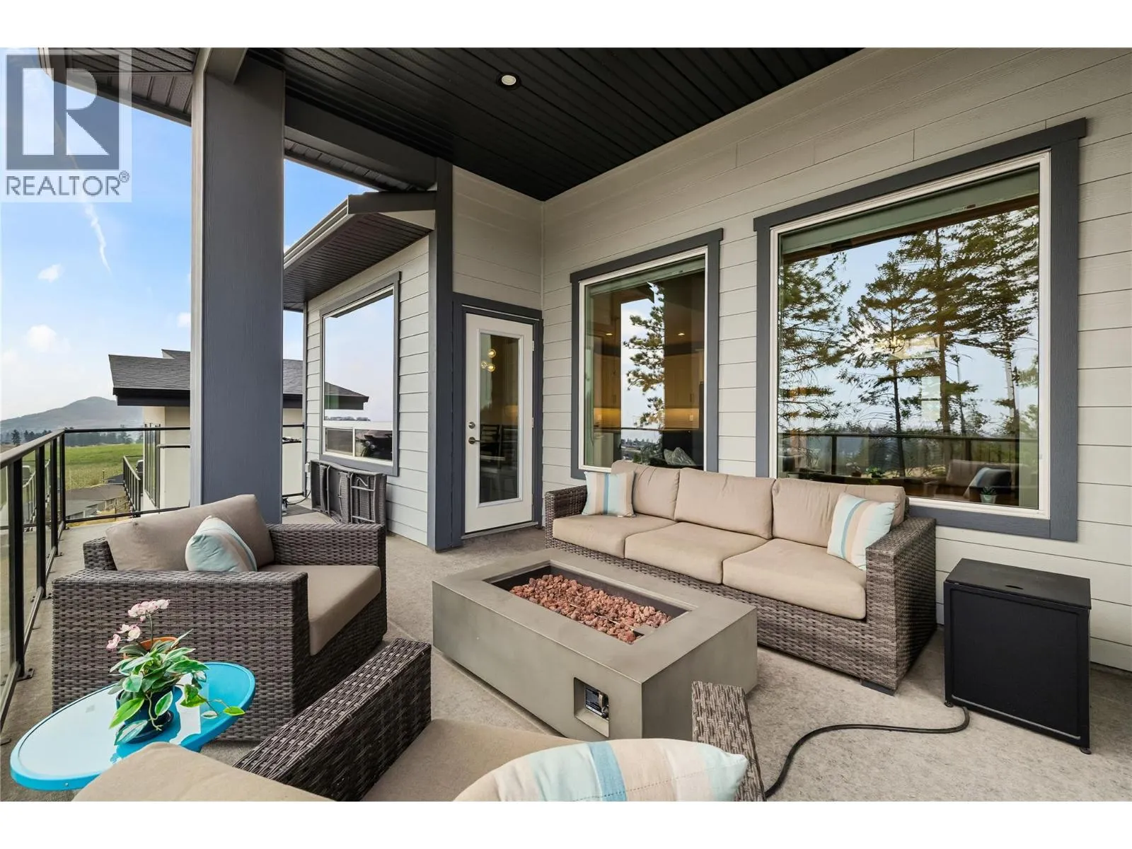 2573 Crown Crest Drive