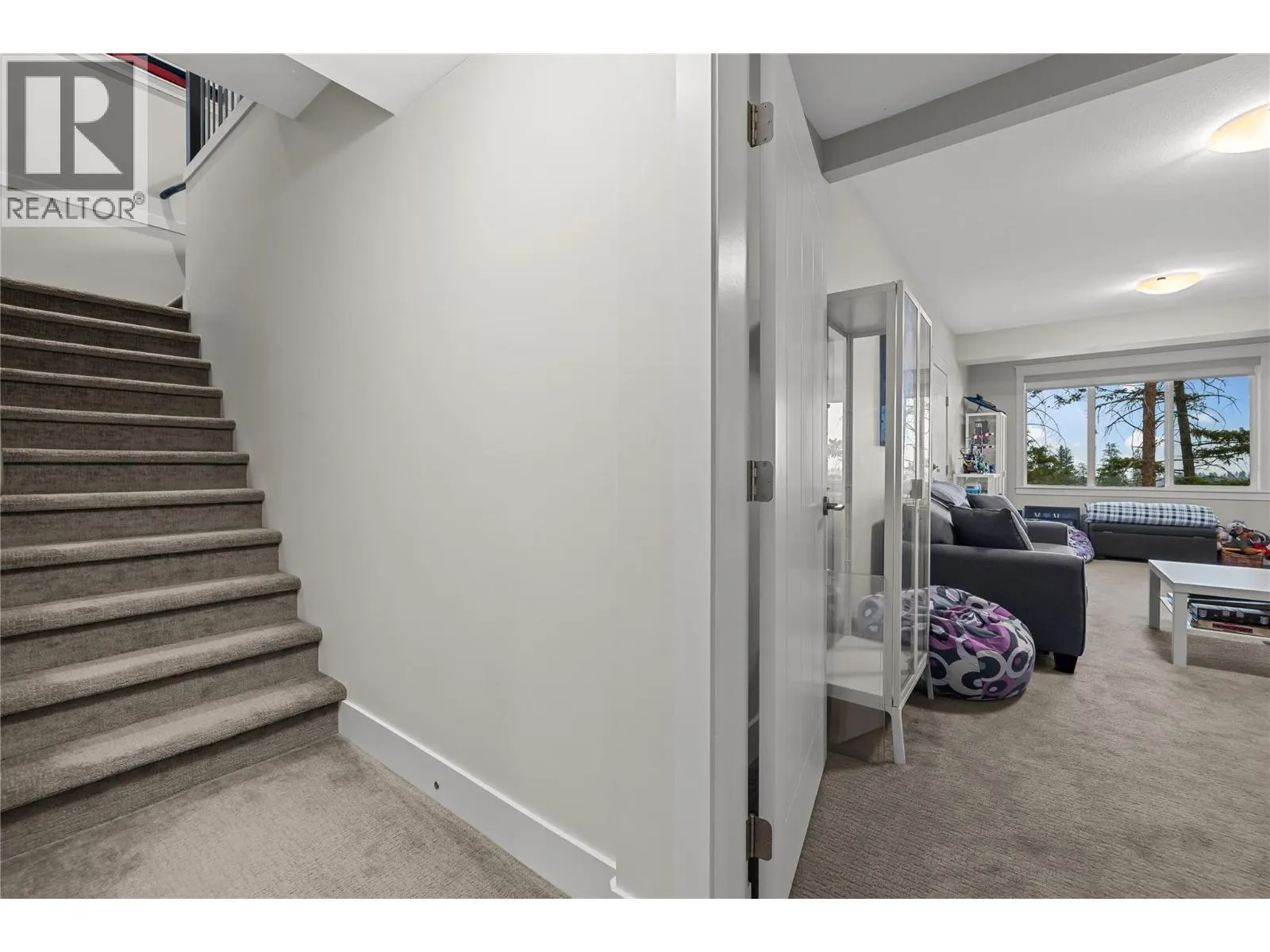 2573 Crown Crest Drive