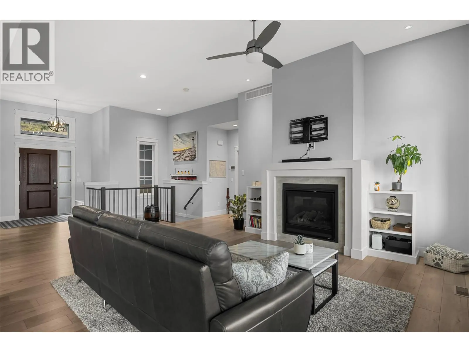 2573 Crown Crest Drive