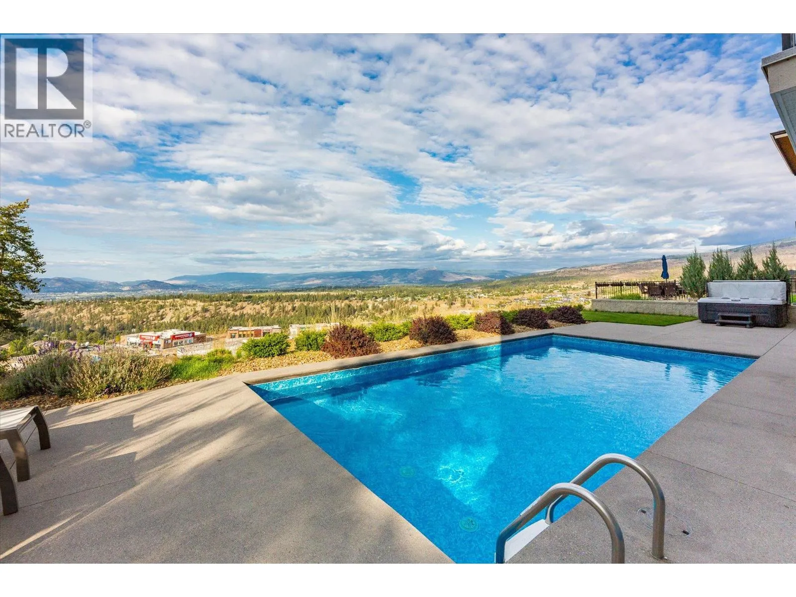 980 Ledgeview Court