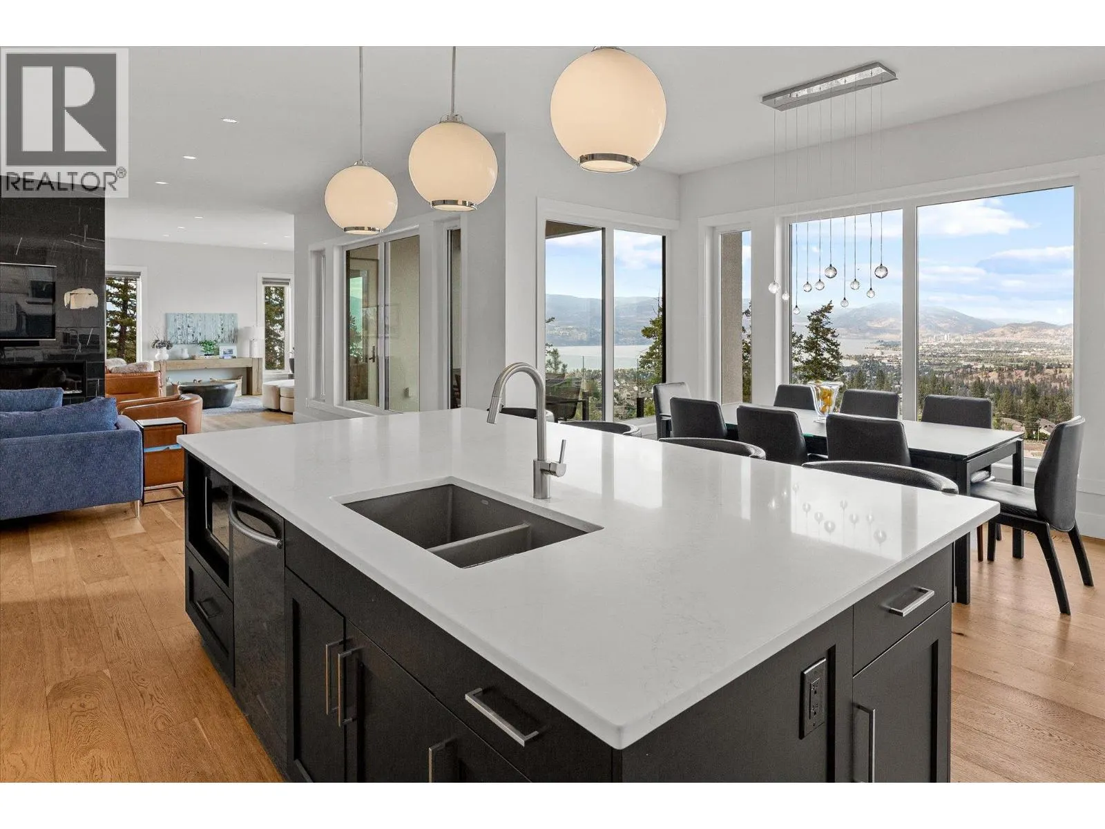 980 Ledgeview Court
