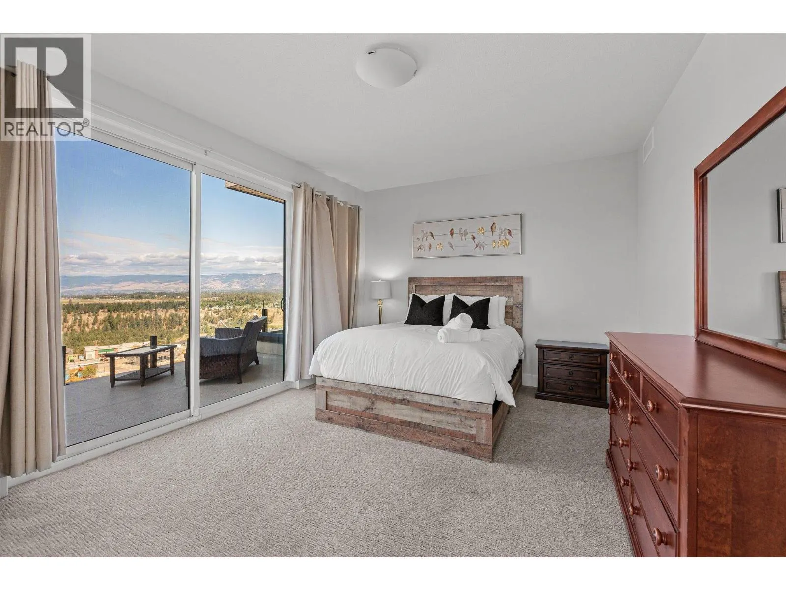 980 Ledgeview Court