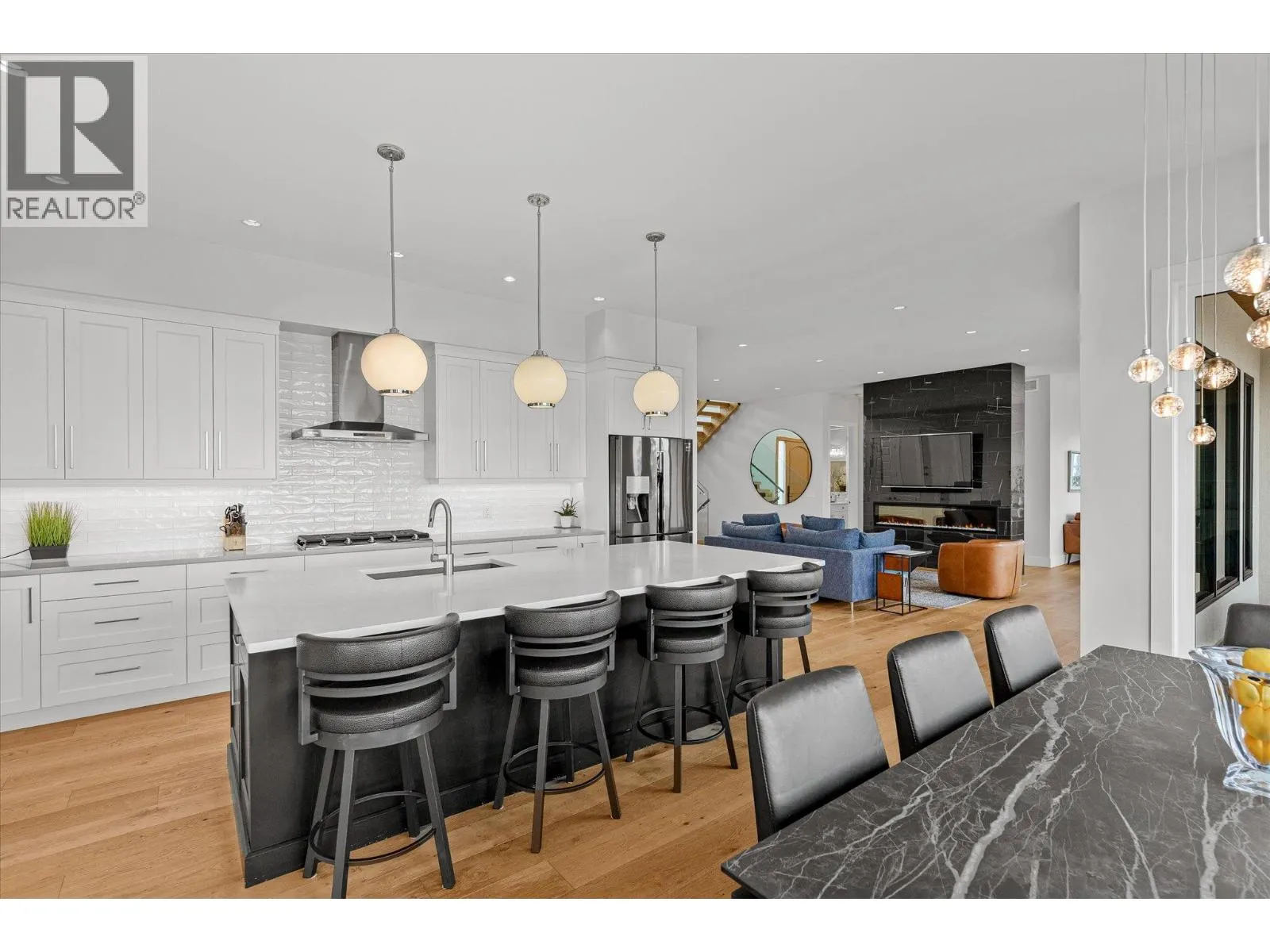 980 Ledgeview Court