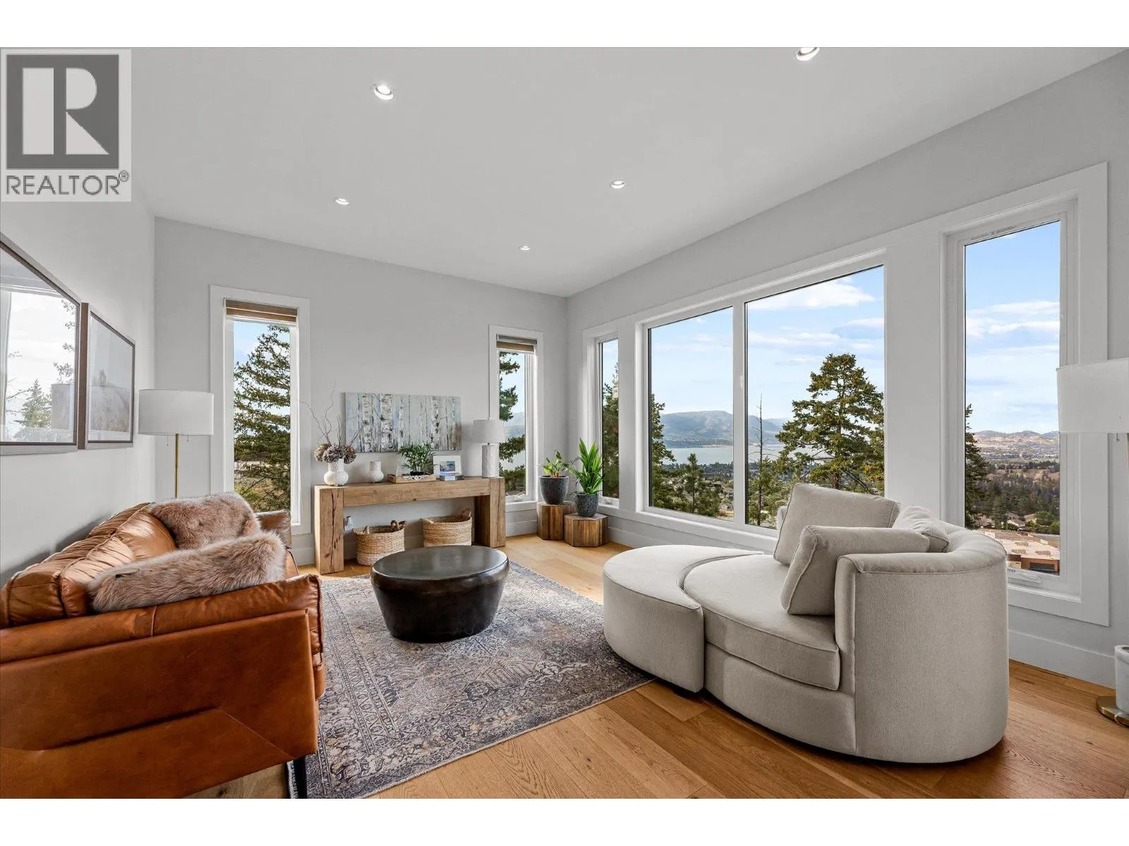 980 Ledgeview Court