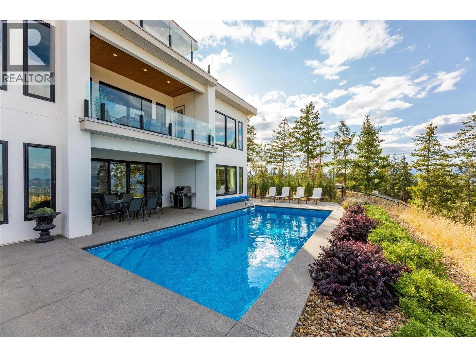 980 Ledgeview Court